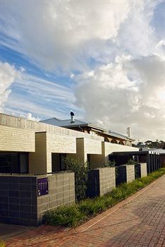 Hotel Quarters At 4*
